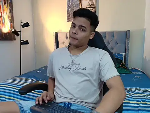 Snapshot of stewart_mateo_ chatting on October 18, 2025, 2:02 am stewart mateo online show from October 18, 2025, 2:02 am