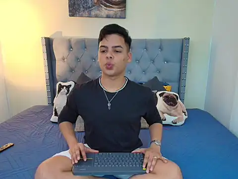 Snapshot of stewart_mateo_ chatting on October 10, 2025, 2:01 am stewart mateo online show from October 10, 2025, 2:01 am