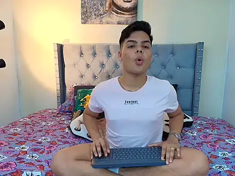Snapshot of stewart_mateo_ chatting on October 8, 2025, 2:02 am stewart mateo online show from October 8, 2025, 2:02 am