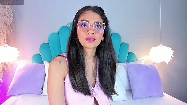 AlassiaHocthner online show from October 29, 2025, 11:42 am