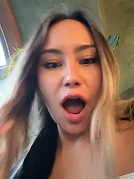 baobei03 online show from October 20, 2025, 2:17 pm