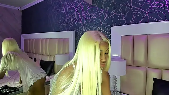 JulitPink online show from January 9, 2026, 11:50 am