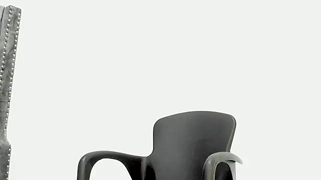 DOUGLAS 099 online show from October 4, 2025, 4:41 pm