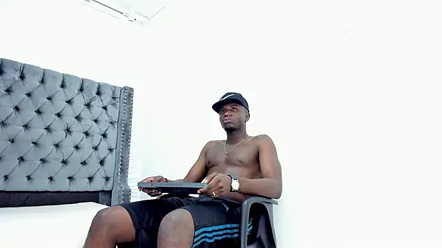 DOUGLAS 099 online show from October 11, 2025, 4:24 am