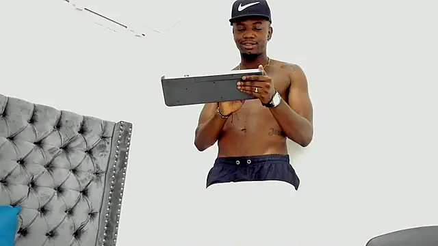 DOUGLAS 099 online show from October 3, 2025, 1:01 pm