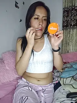 Snapshot of Queen_Ashly chatting on November 18, 2025, 12:15 am Queen Ashly online show from November 18, 2025, 12:15 am