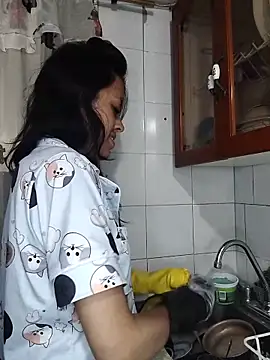 Snapshot of Queen_Ashly chatting on October 27, 2025, 1:50 am Queen Ashly online show from October 27, 2025, 1:50 am