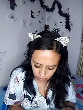 Snapshot of Queen_Ashly chatting on October 28, 2025, 1:50 am Queen Ashly online show from October 28, 2025, 1:50 am