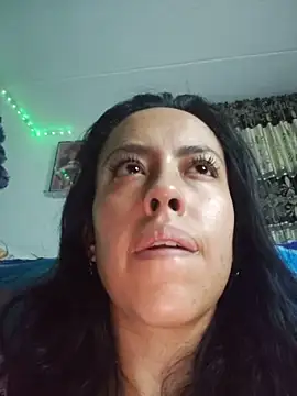 Snapshot of Queen_Ashly chatting on December 2, 2025, 12:11 am Queen Ashly online show from December 2, 2025, 12:11 am