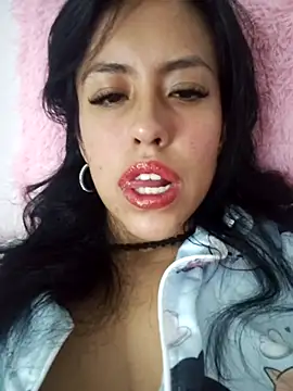 Snapshot of Queen_Ashly chatting on November 15, 2025, 1:53 am Queen Ashly online show from November 15, 2025, 1:53 am