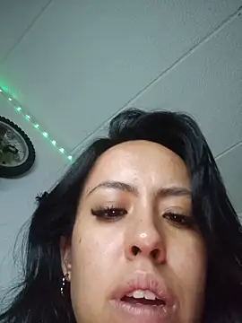 Snapshot of Queen_Ashly chatting on October 24, 2025, 1:59 am Queen Ashly online show from October 24, 2025, 1:59 am