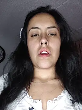 Snapshot of Queen_Ashly chatting on May 7, 2026, 2:05 am Queen Ashly online show from May 7, 2026, 2:05 am