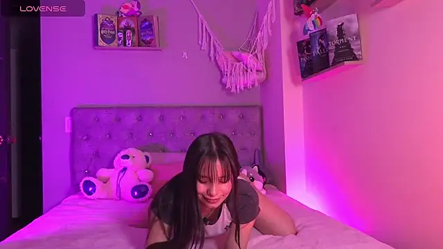 Alisha Olsen  online show from March 18, 2026, 3:42 am