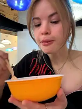 Snapshot of SMELLSEX chatting on January 9, 2026, 6:48 pm SMELLSEX online show from January 9, 2026, 6:48 pm