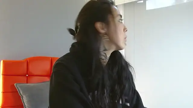 Snapshot of LiaMonroee_ chatting on February 11, 2026, 12:05 pm LiaMonroee online show from February 11, 2026, 12:05 pm