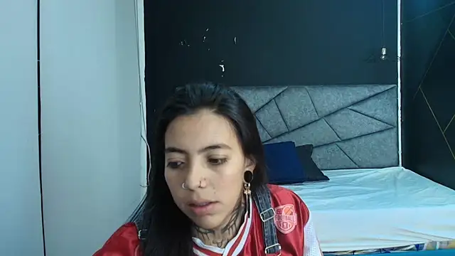 Snapshot of LiaMonroee_ chatting on November 15, 2025, 11:47 am LiaMonroee online show from November 15, 2025, 11:47 am