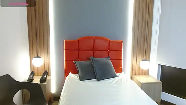 Snapshot of LiaMonroee_ chatting on February 12, 2026, 12:05 pm LiaMonroee online show from February 12, 2026, 12:05 pm