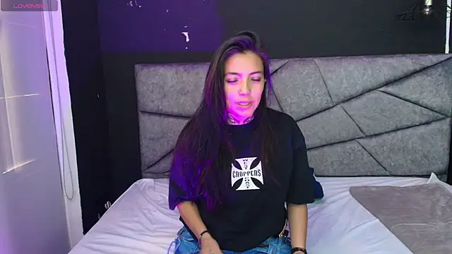 Snapshot of LiaMonroee_ chatting on October 22, 2025, 12:04 pm LiaMonroee online show from October 22, 2025, 12:04 pm