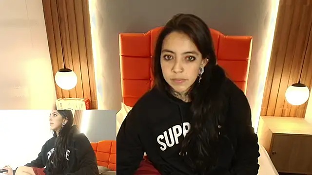 Snapshot of LiaMonroee_ chatting on February 24, 2026, 12:17 pm LiaMonroee online show from February 24, 2026, 12:17 pm