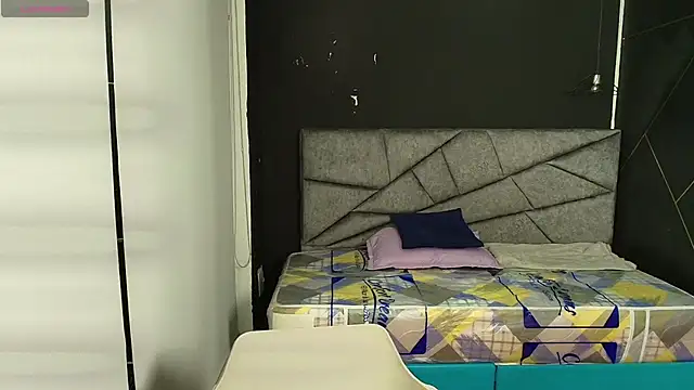 Snapshot of LiaMonroee_ chatting on November 8, 2025, 12:09 pm LiaMonroee online show from November 8, 2025, 12:09 pm