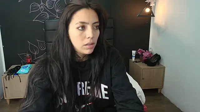 LiaMonroee  online show from January 9, 2026, 12:01 pm