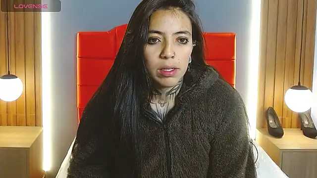 Snapshot of LiaMonroee_ chatting on February 8, 2026, 12:14 pm LiaMonroee online show from February 8, 2026, 12:14 pm