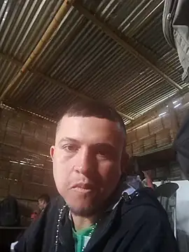 Snapshot of Loquendo2201 chatting on September 10, 2025, 1:10 pm Loquendo2201 online show from September 10, 2025, 1:10 pm