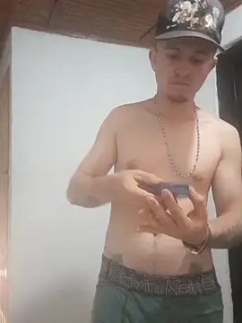 Snapshot of Loquendo2201 chatting on September 12, 2025, 10:20 pm Loquendo2201 online show from September 12, 2025, 10:20 pm