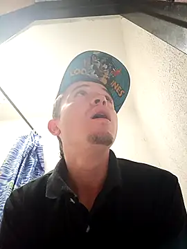 Snapshot of Loquendo2201 chatting on October 12, 2025, 5:58 pm Loquendo2201 online show from October 12, 2025, 5:58 pm