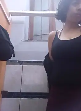 Snapshot of Syndel23 chatting on September 20, 2025, 4:23 pm Syndel23 online show from September 20, 2025, 4:23 pm