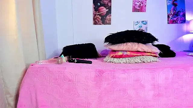 Snapshot of hailey_hadid chatting on February 24, 2026, 7:04 pm hailey hadid online show from February 24, 2026, 7:04 pm