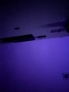 Butterflyann9090 online show from November 28, 2025, 5:40 am