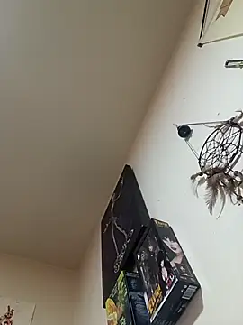 Butterflyann9090 online show from December 4, 2025, 8:02 am