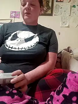 Butterflyann9090 online show from November 24, 2025, 9:26 pm