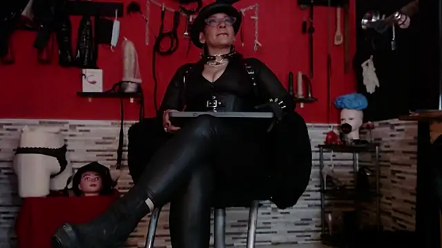 Miss Mirandaa online show from November 8, 2025, 11:52 pm