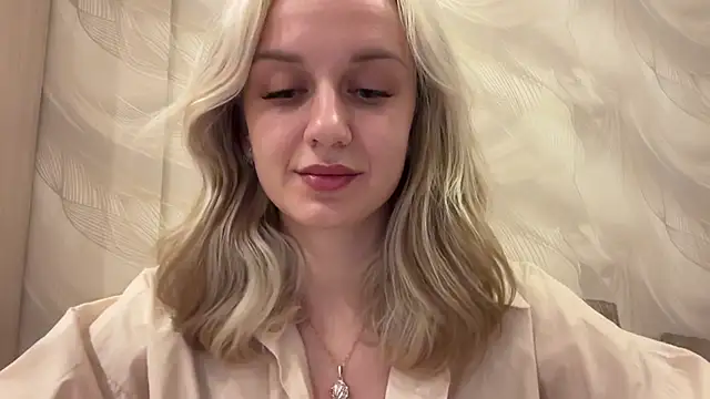 Snapshot of AdeleEverhart chatting on November 30, 2025, 6:19 pm AdeleEverhart online show from November 30, 2025, 6:19 pm