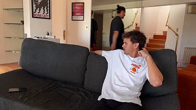 Snapshot of lenruy chatting on November 16, 2025, 6:56 pm lenruy online show from November 16, 2025, 6:56 pm