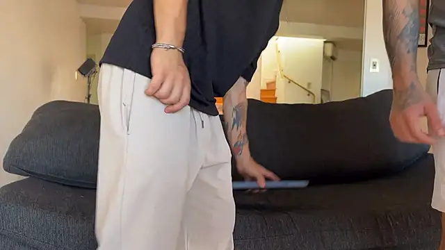 Snapshot of lenruy chatting on December 15, 2025, 9:20 pm lenruy online show from December 15, 2025, 9:20 pm