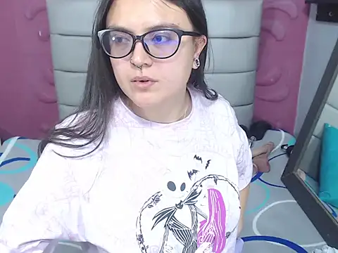 Cailing Zu online show from November 5, 2025, 7:50 pm