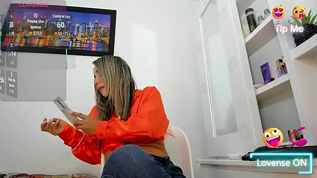 Snapshot of Ms_lunaRose chatting on February 21, 2026, 2:24 am Ms lunaRose online show from February 21, 2026, 2:24 am