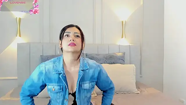 Snapshot of victoria_bourne chatting on November 7, 2025, 7:29 pm victoria bourne online show from November 7, 2025, 7:29 pm