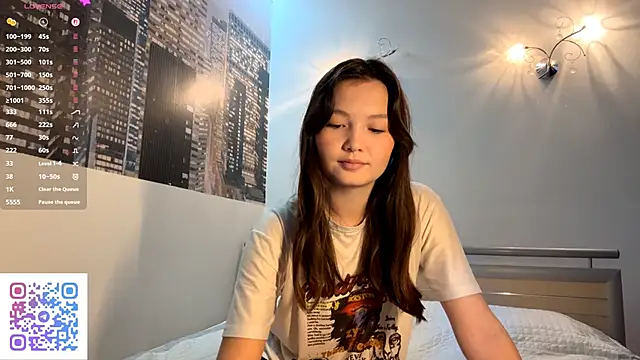 Snapshot of KiraVelvet chatting on September 28, 2025, 10:11 am KiraVelvet online show from September 28, 2025, 10:11 am