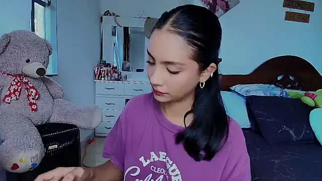 Snapshot of mia_yireth chatting on October 3, 2025, 3:13 pm mia yireth online show from October 3, 2025, 3:13 pm