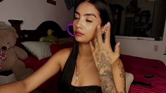 Snapshot of mia_yireth chatting on September 15, 2025, 12:33 am mia yireth online show from September 15, 2025, 12:33 am