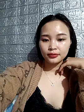 Snapshot of Lili_lovely chatting on December 19, 2025, 1:20 am Lili lovely online show from December 19, 2025, 1:20 am