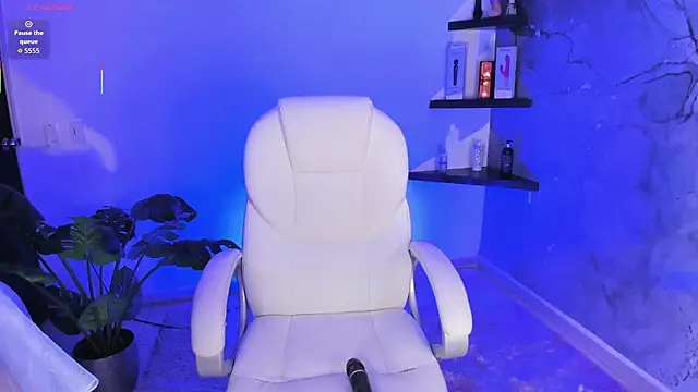 Snapshot of Lilokat_ chatting on November 18, 2025, 3:43 am Lilokat online show from November 18, 2025, 3:43 am