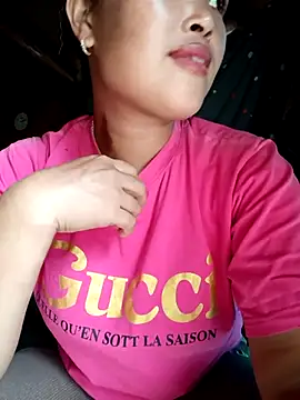 maycuc123 online show from October 29, 2025, 7:18 am