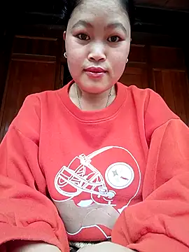 maycuc123 online show from January 17, 2026, 1:31 am