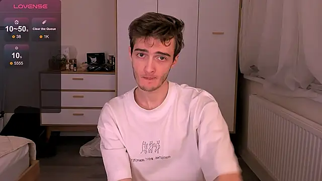 Snapshot of spider____man chatting on November 21, 2025, 5:01 pm spider man online show from November 21, 2025, 5:01 pm