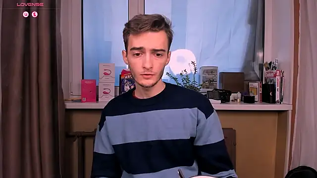 Snapshot of spider____man chatting on September 28, 2025, 1:29 pm spider man online show from September 28, 2025, 1:29 pm